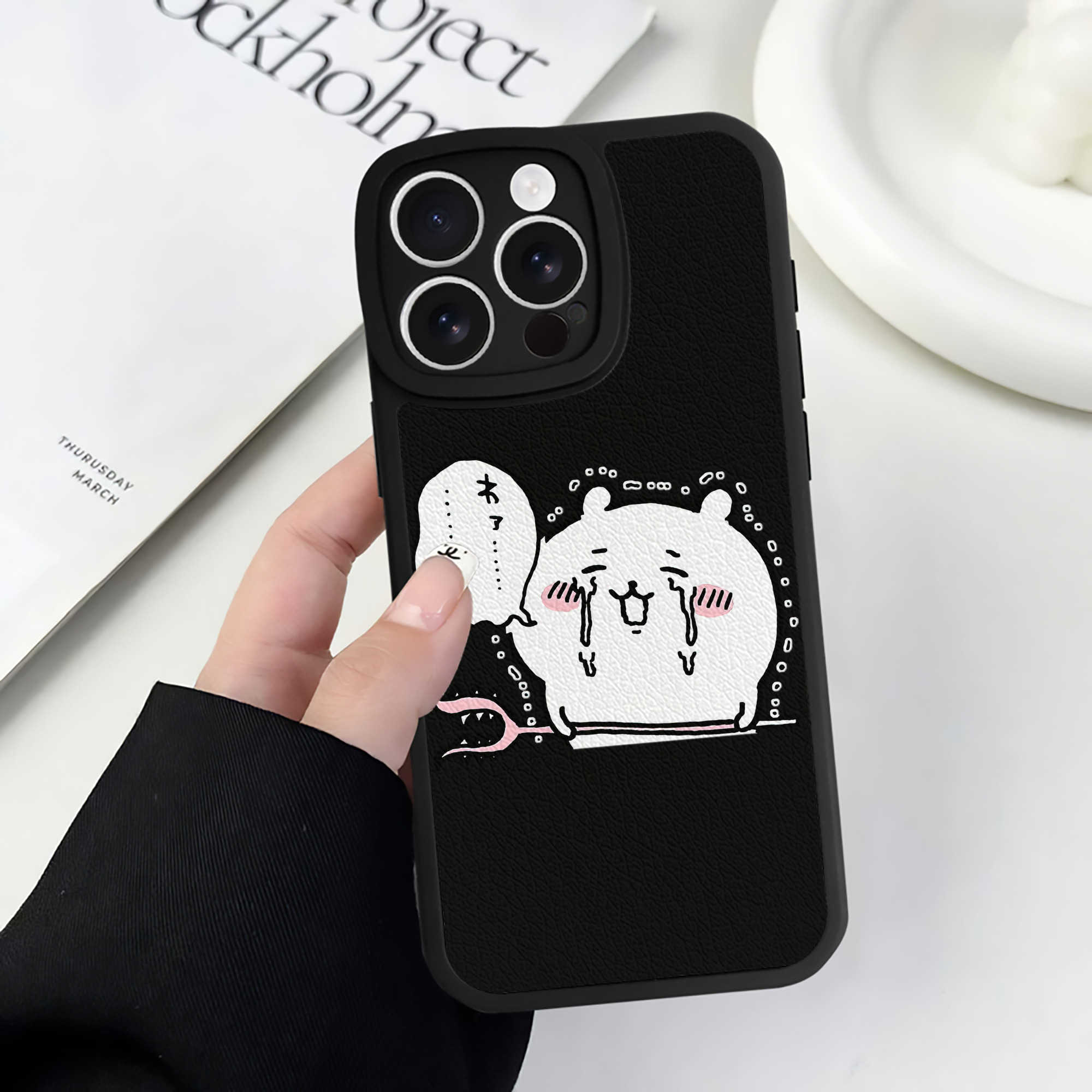 （画像用） ちいかわ ちいかわ Chii-kawa chiikawa 【iPhone 16シリーズ対応】シリコンスマホケース（レザー調） 材質：シリコン